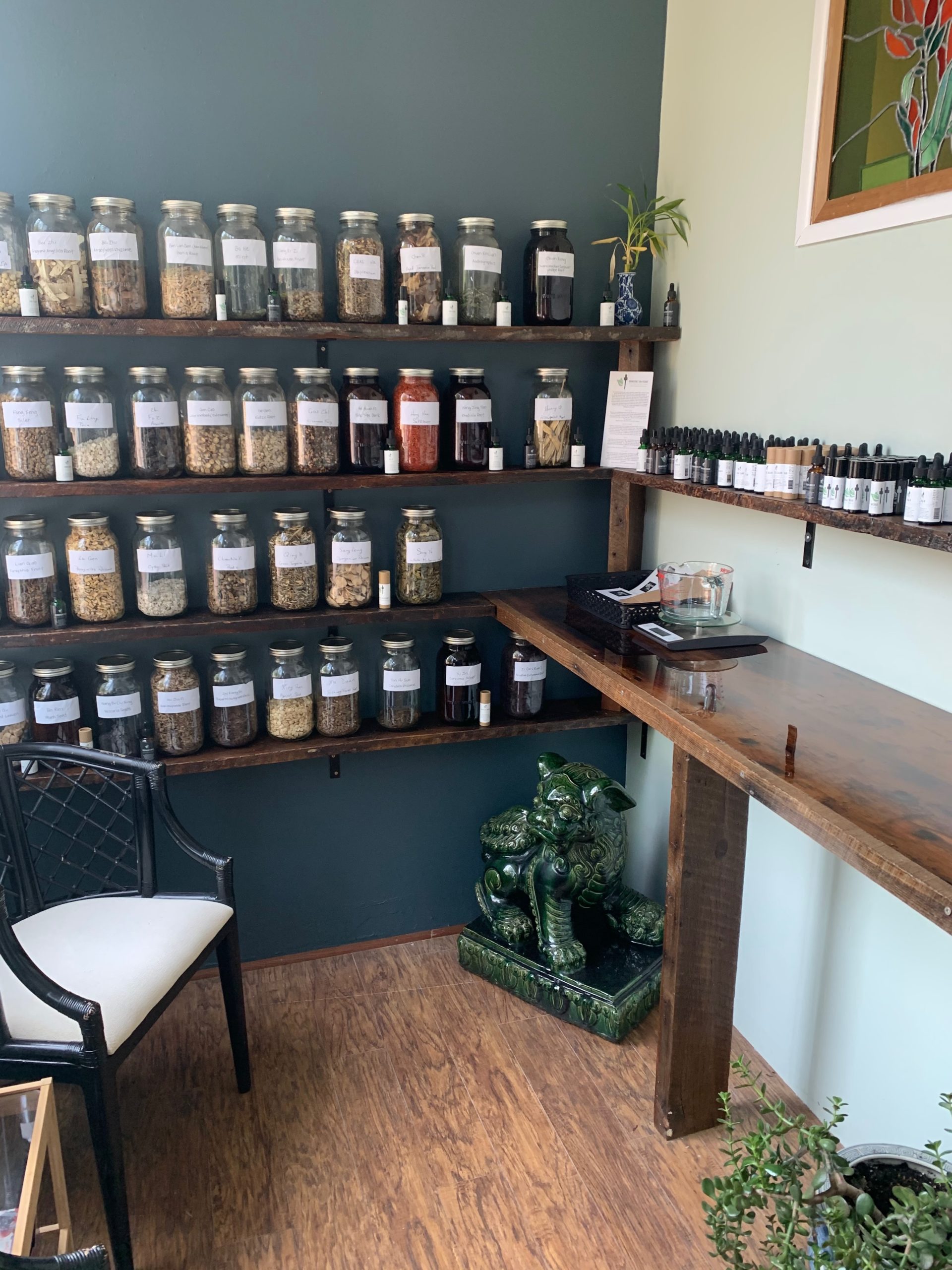 New look for our clinic with traditional Chinese herbs!